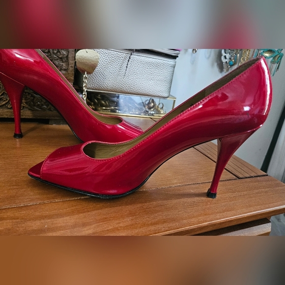 STUART WEITZMAN Designer Quasar Patent Leather Peep-Toe Stiletto Cherry Red.Sz 7 - Picture 6 of 14